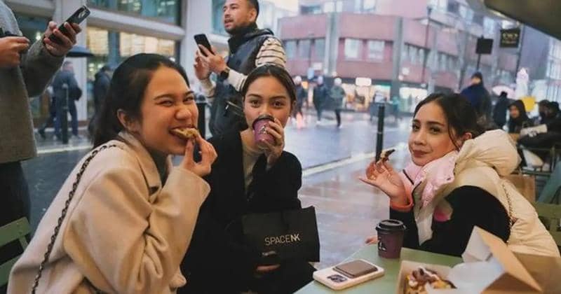 Ngopi di London, Sontek Gaya Nagita Slavina dan Azizah Salsabila